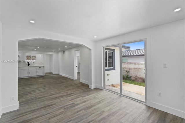 5658 SW 1st St, Miami, FL 33134