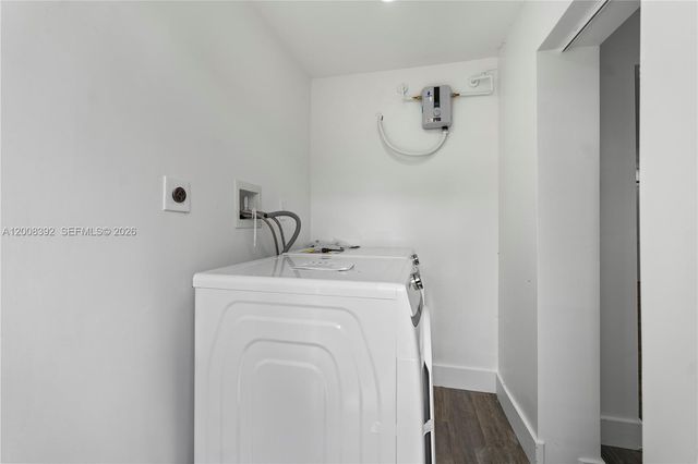 5658 SW 1st St, Miami, FL 33134