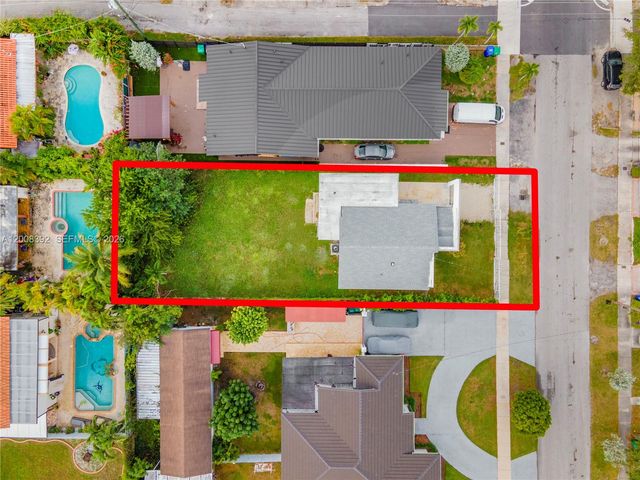 5658 SW 1st St, Miami, FL 33134