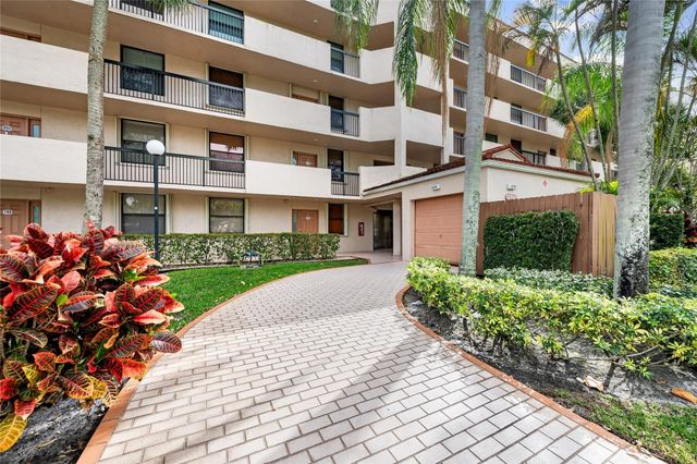 2767 Carambola Circle 402, Coconut Creek, FL 33066