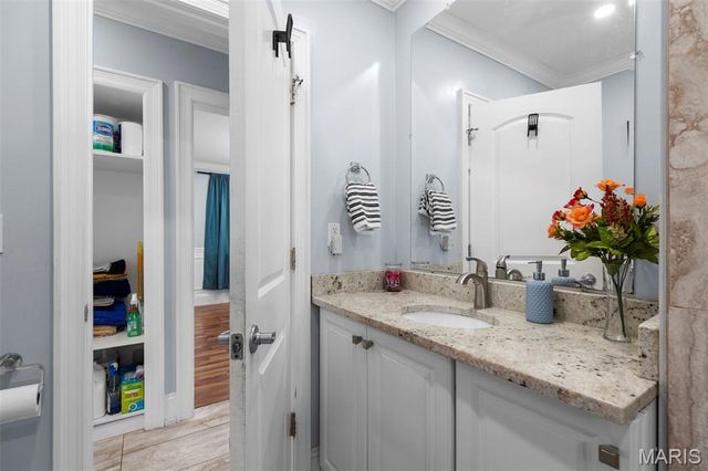 3929 Bates Street, St Louis, MO 63116