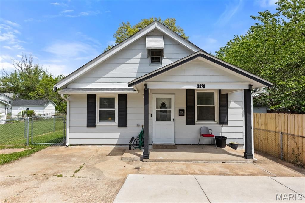 3929 Bates Street, St Louis, MO 63116
