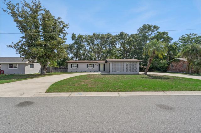 1310 LEE COURT, Leesburg, FL 34748