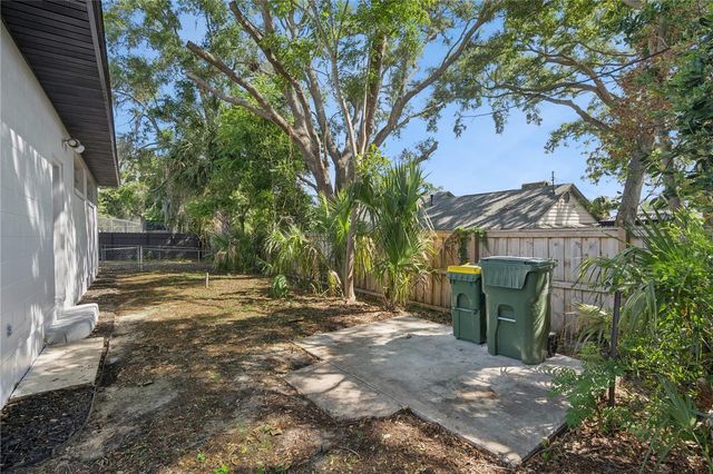 1310 LEE COURT, Leesburg, FL 34748