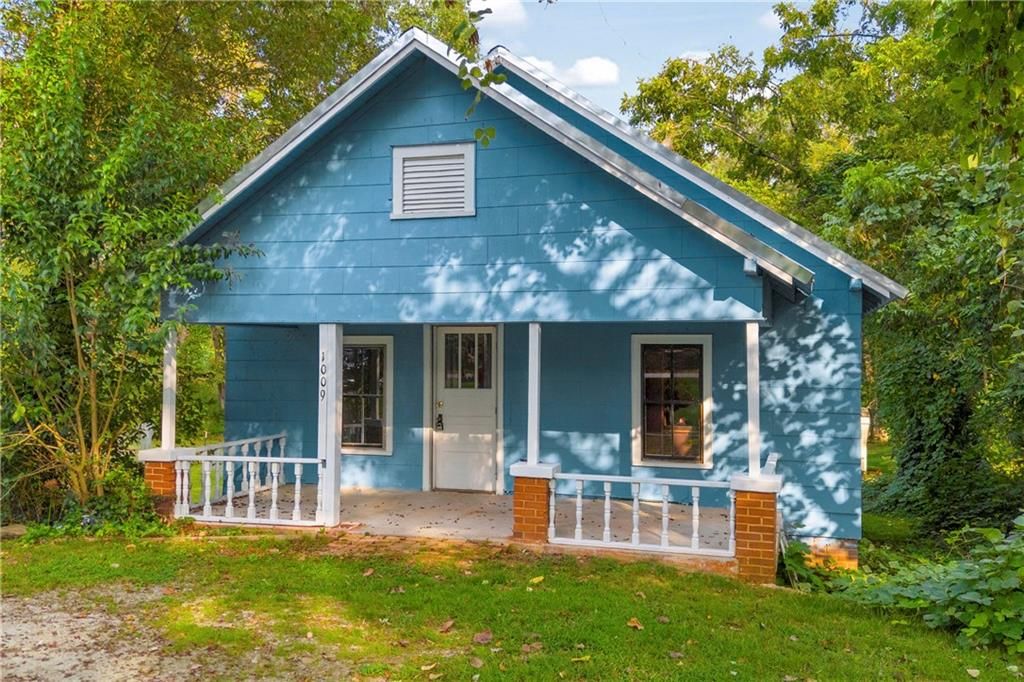 1009 S Pond Street, Toccoa, GA 30577