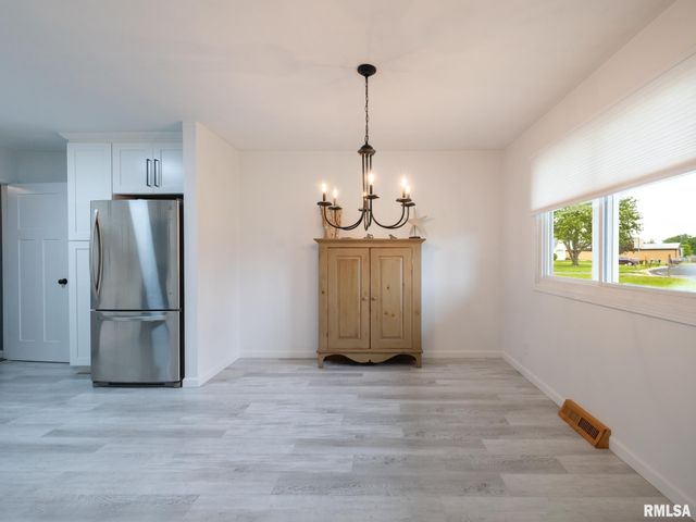 3819 S PARAMOUNT Road, Bartonville, IL 61607
