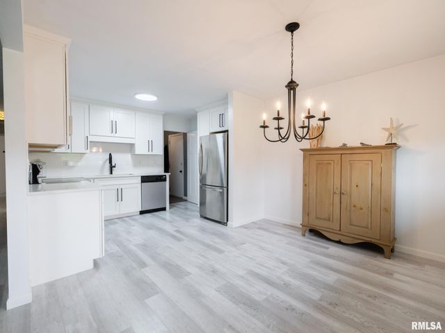 3819 S PARAMOUNT Road, Bartonville, IL 61607