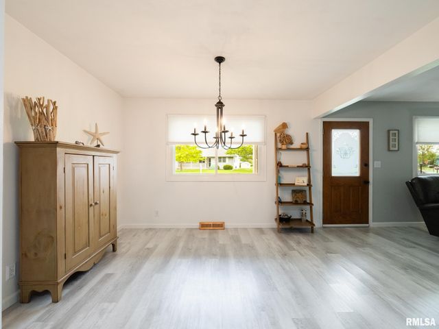 3819 S PARAMOUNT Road, Bartonville, IL 61607
