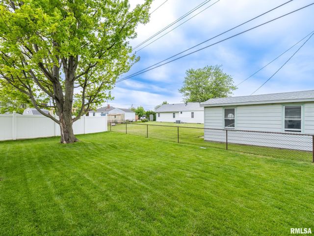 3819 S PARAMOUNT Road, Bartonville, IL 61607