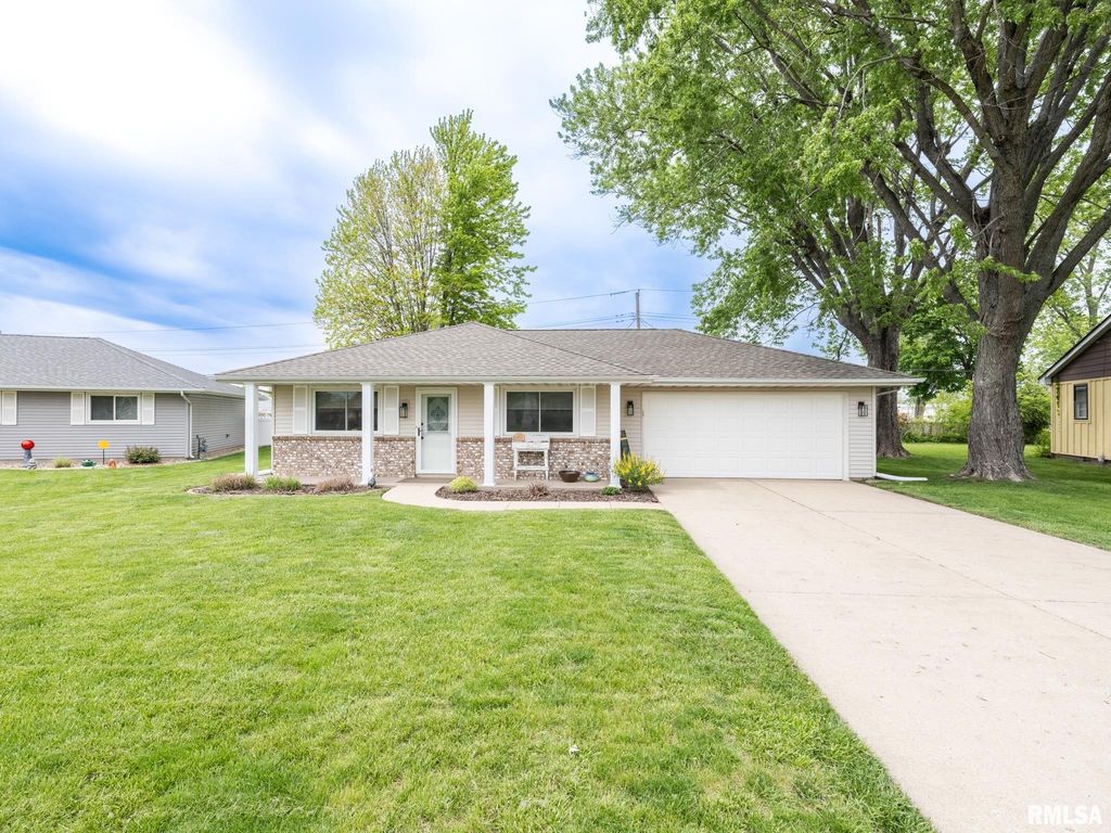 3819 S PARAMOUNT Road, Bartonville, IL 61607