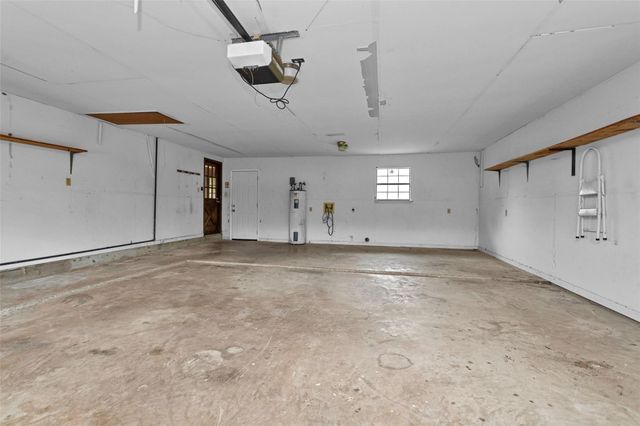 15 Brumley Drive, Huntsville, TX 77320