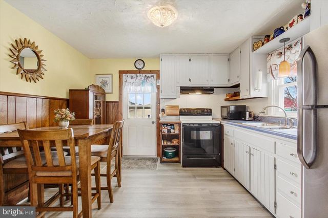 371 MAPLE AVE, Hanover, PA 17331