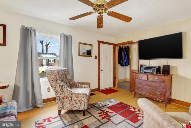 371 MAPLE AVE, Hanover, PA 17331