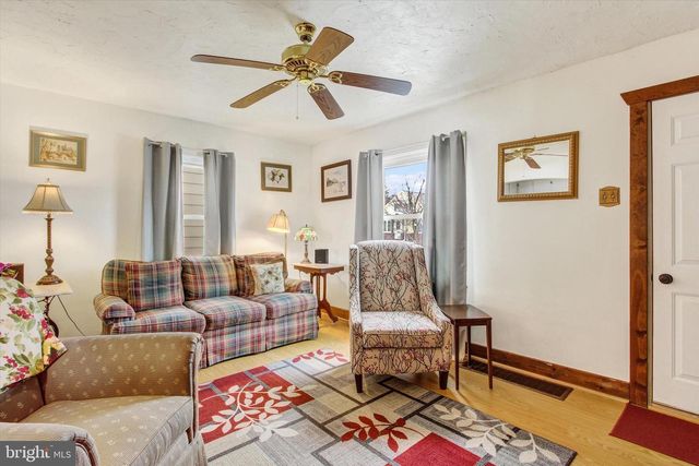 371 MAPLE AVE, Hanover, PA 17331