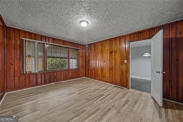 725 Matilda Place N, Atlanta, GA 30318