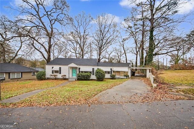 725 Matilda Place N, Atlanta, GA 30318