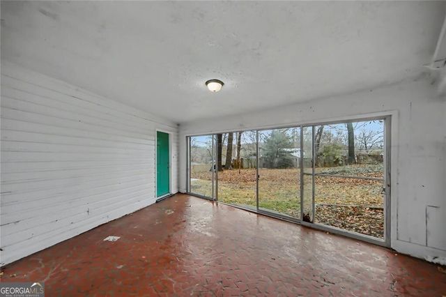 725 Matilda Place N, Atlanta, GA 30318