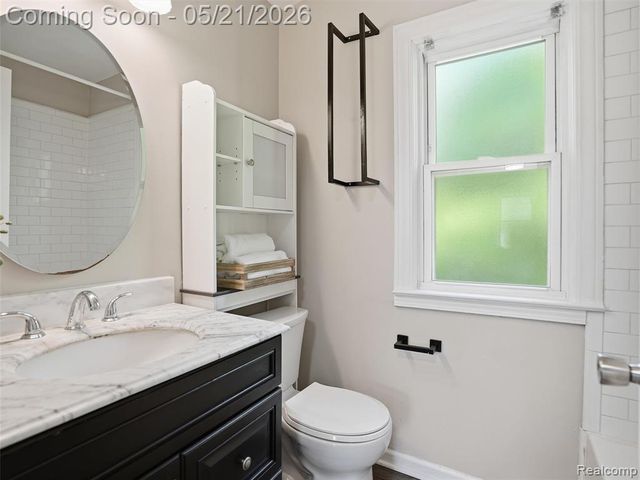 22329 Maxine Street, Saint Clair Shores, MI 48080