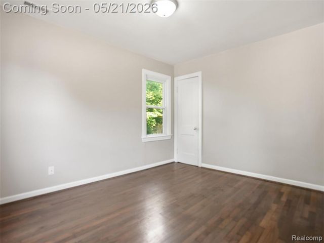 22329 Maxine Street, Saint Clair Shores, MI 48080