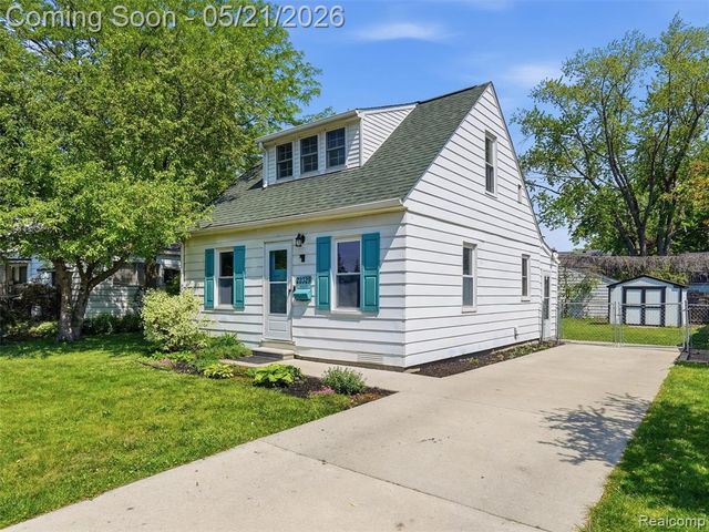 22329 Maxine Street, Saint Clair Shores, MI 48080