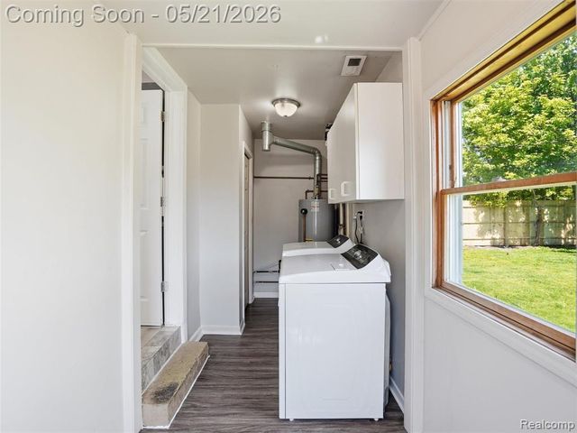 22329 Maxine Street, Saint Clair Shores, MI 48080