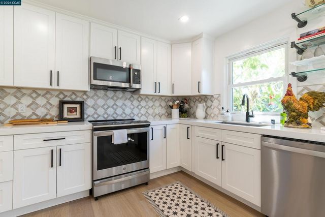 3229 Toyon Ter, Alameda, CA 94501