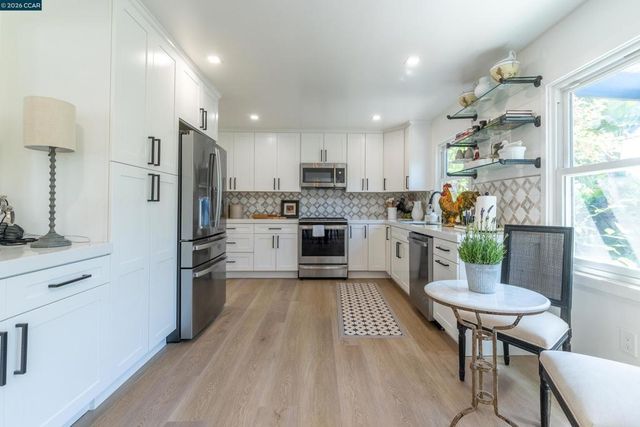 3229 Toyon Ter, Alameda, CA 94501
