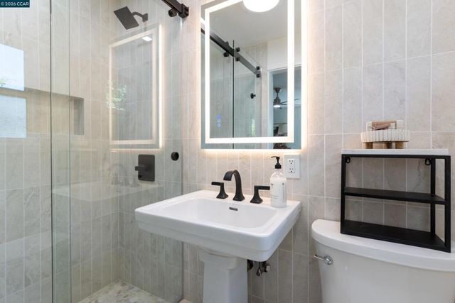 3229 Toyon Ter, Alameda, CA 94501