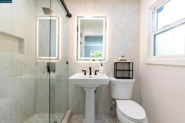 3229 Toyon Ter, Alameda, CA 94501