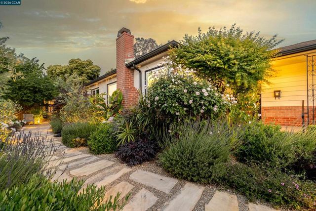 3229 Toyon Ter, Alameda, CA 94501