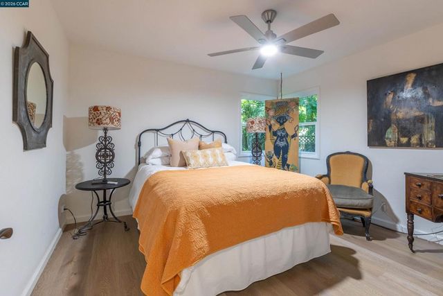 3229 Toyon Ter, Alameda, CA 94501