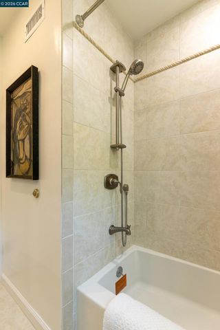3229 Toyon Ter, Alameda, CA 94501