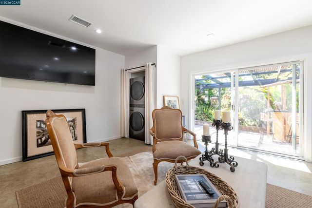 3229 Toyon Ter, Alameda, CA 94501