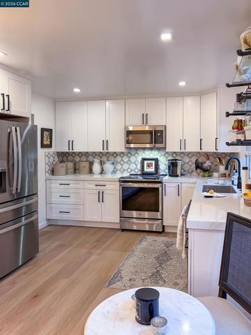 3229 Toyon Ter, Alameda, CA 94501