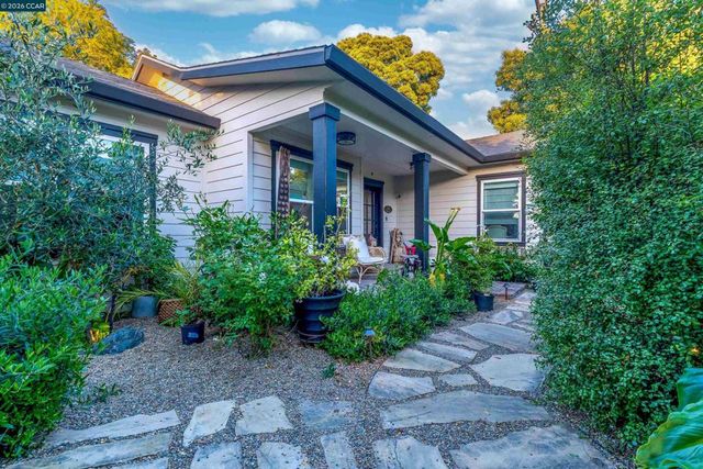 3229 Toyon Ter, Alameda, CA 94501