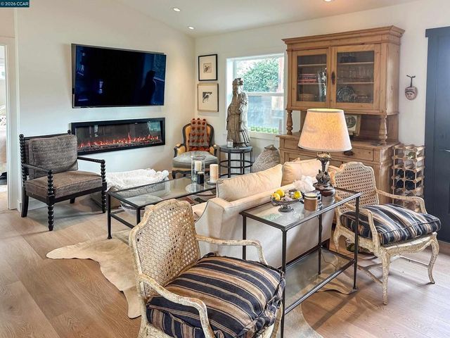 3229 Toyon Ter, Alameda, CA 94501