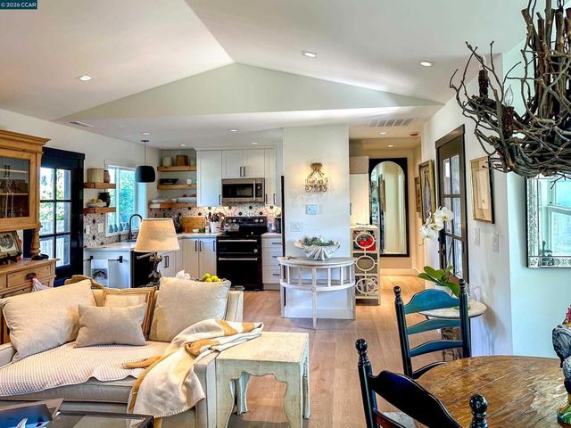 3229 Toyon Ter, Alameda, CA 94501