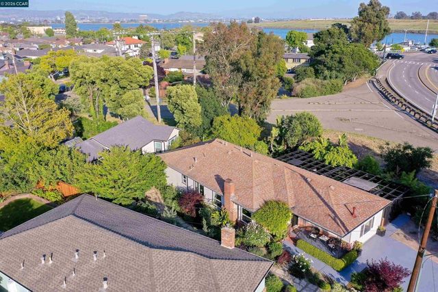 3229 Toyon Ter, Alameda, CA 94501
