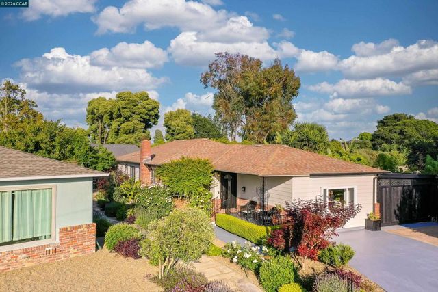 3229 Toyon Ter, Alameda, CA 94501