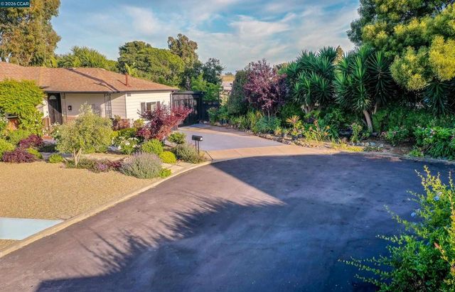 3229 Toyon Ter, Alameda, CA 94501
