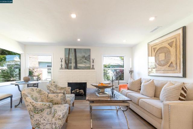 3229 Toyon Ter, Alameda, CA 94501