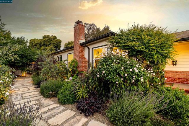 3229 Toyon Ter, Alameda, CA 94501