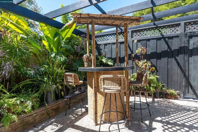 3229 Toyon Ter, Alameda, CA 94501
