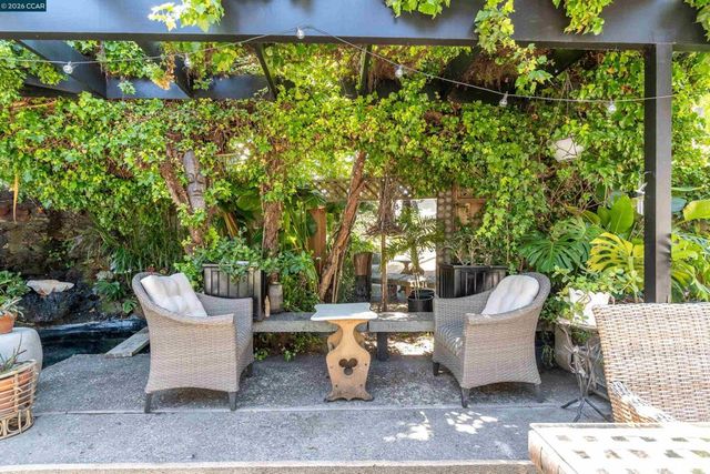 3229 Toyon Ter, Alameda, CA 94501
