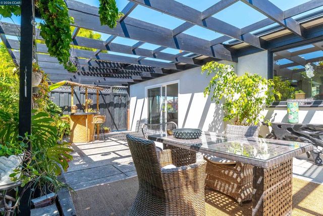3229 Toyon Ter, Alameda, CA 94501
