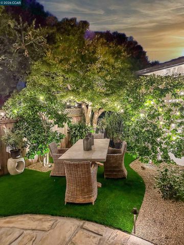 3229 Toyon Ter, Alameda, CA 94501
