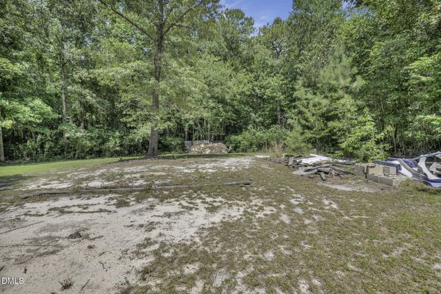 226 Yorkshire Drive, Cameron, NC 28326
