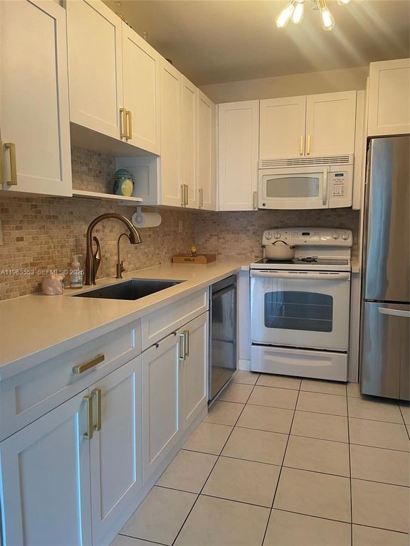 201 180th Dr 201, Sunny Isles Beach, FL 33160