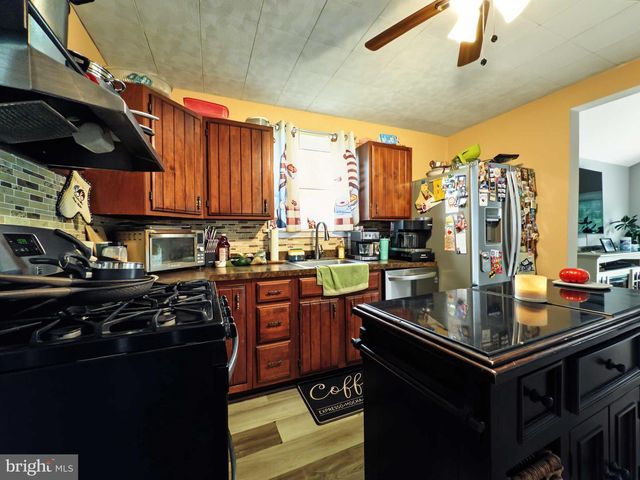 218 READING AVE, Barrington, NJ 08007