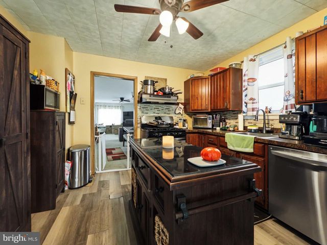 218 READING AVE, Barrington, NJ 08007